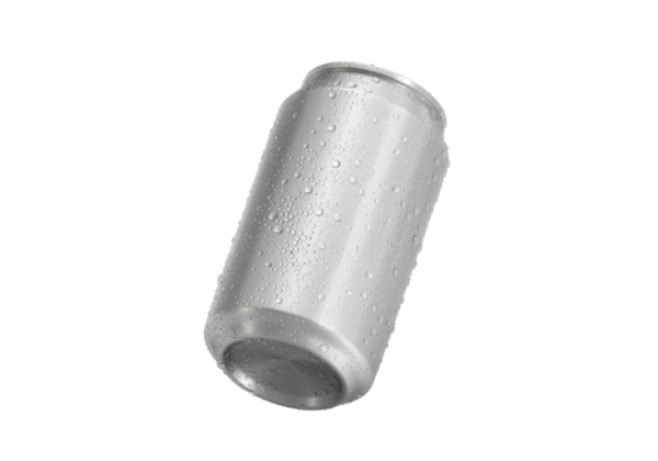 Su damlalı alüminyum soda kutusu, şeffaf arkaplan
