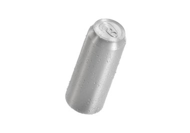 Beyaz zemin üzerinde su damlaları olan alüminyum soda kutusu