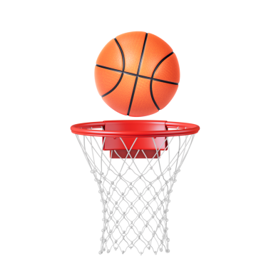 Çemberin kenarındaki bir basket topunun yakın çekimi, şeffaf bir arkaplan.