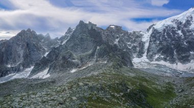 Fransa 'nın Chamonix tepesindeki Panorama' da .                               