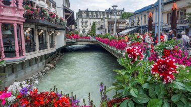 Fransa 'nın ünlü Chamonix tatil köyünden Panorama.