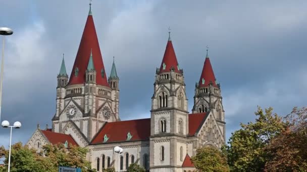 Bécs Ausztria 2022 Augusztus Gyönyörű Nappali Felvételek Szent Ferenc Templomról — Stock videók