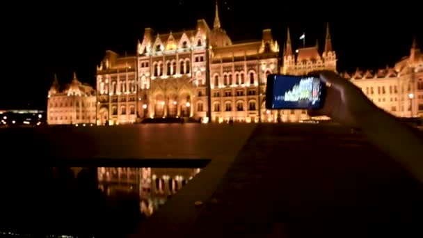 Budapest Ungern Augusti 2022 Fantastiska Nattfilmer Parlamentet Nattbelysning Förstärker Skönheten — Stockvideo