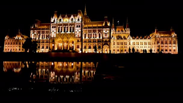 Budapest Ungern Augusti 2022 Fantastisk Nattfilm Med Ikonisk Bild Parlamentet — Stockvideo