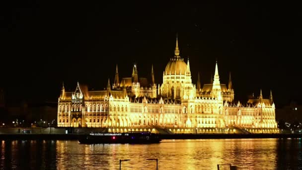 Budapest Magyarország 2022 Augusztus Ikonikus Kép Városról Parlament Éjszakai Világítással — Stock videók