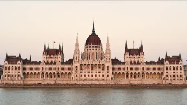 Budapeste Hungria Agosto 2022 Imagens Impressionantes Parlamento Visto Frontalmente Lado — Vídeo de Stock