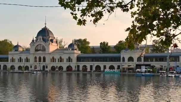 Budapest Hungary August 2022 Pan Footage City Park Ice Rink — Stock Video