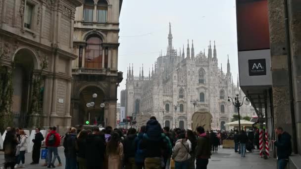 Milán Lombardía Italia Febrero 2023 Icónica Imagen Ciudad Con Grupo — Vídeos de Stock