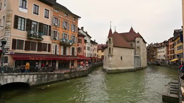 Annecy Frankrike Januari 2023 Förtrollande Glimt Den Historiska Stadskärnan Med — Stockvideo