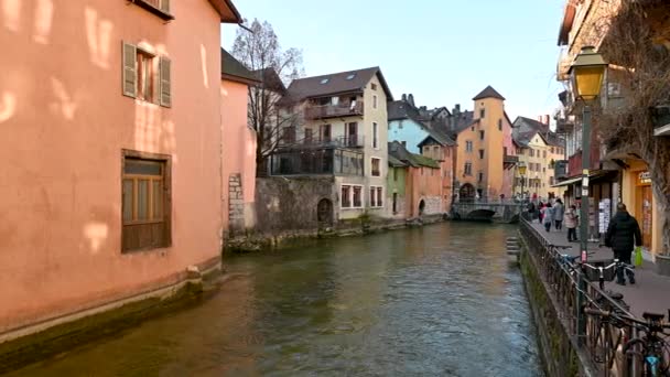 Annecy Frankrike Januari 2023 Vackra Bilder Kanalerna Den Historiska Stadskärnan — Stockvideo