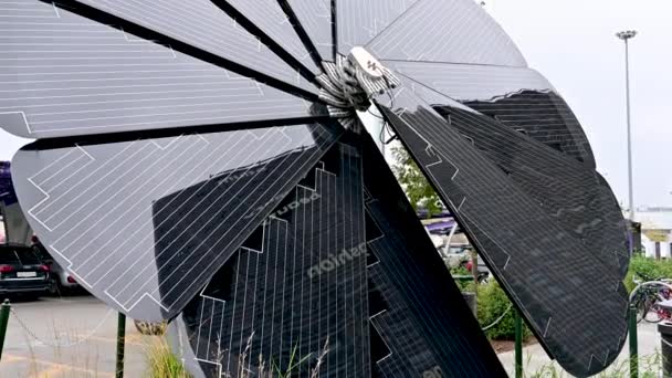 Filmaufnahmen Mit Einem Neuen Konzept Solarpanel Die Siliziumblätter Öffnen Sich — Stockvideo