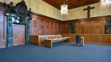 Nuremberg, Almanya, 1 Ağustos 2023. Ünlü savaş suçları davasının görüldüğü mahkeme salonu 600..