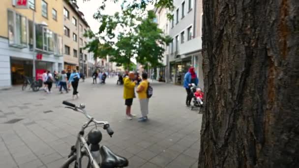 Nuremberga Alemanha Agosto 2023 Filmagem Pov Rua Comercial Centro Pessoas — Vídeo de Stock