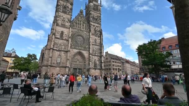 Нюрнберг Німеччина Серпня 2023 Нахилені Кадри Прекрасний Літній День Церкви — стокове відео