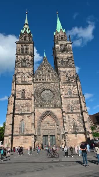 Norymberga Niemcy Sierpnia 2023 Ładne Pionowe Ujęcie Kościoła San Lorenzo — Wideo stockowe