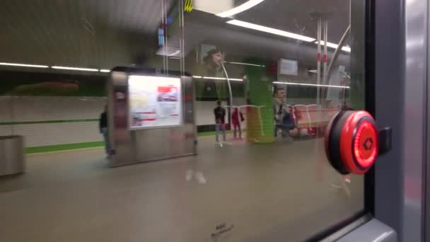 Nuremberga Alemanha Agosto 2023 Imagens Polícia Dentro Carro Metro Movimento — Vídeo de Stock
