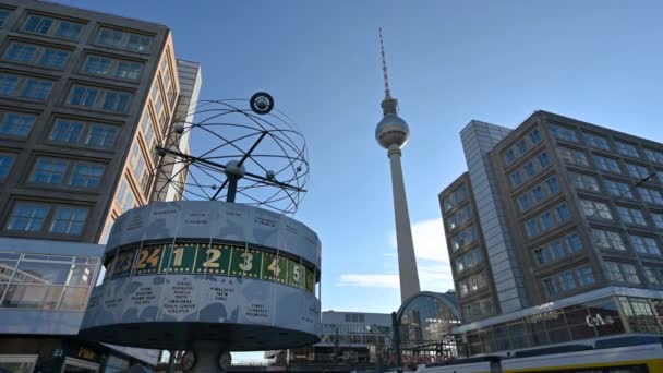 Berlim Alemanha Agosto 2023 Bela Vista Praça Alexander Relógio Mundial — Vídeo de Stock