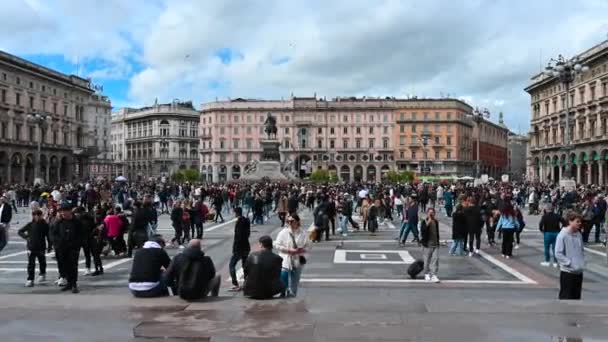 Mediolan Lombardia Włochy Kwietnia 2024 Zdjęcia Patelni Placu Katedralnym Piękny — Wideo stockowe