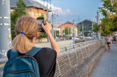 Budapeşte, Macaristan, 30 Ağustos 2022. Sinagog cephesi, Avrupa 'nın en büyüğü. Güzel bir yaz günü.