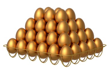 Altın yumurta piramidin içinde metal tepside ya da beyaz arka planda izole edilmiş kağıt kartonda duruyordu. 3 boyutlu paskalya konsepti omlet için tavuk yumurtası ya da sabah kahvaltısı için çırpılmış yumurta.