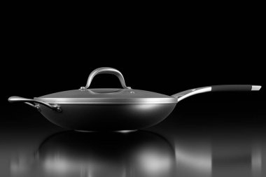 Cam kapaklı paslanmaz çelik kızartma tavası ve siyah zemin üzerinde krom kaplama alüminyum yemek takımı. Yapışmayan mutfak gereçlerinin 3D görüntüsü