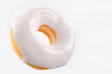 Beyaz arka planda çikolata kaplı donut serpiştirilmiş. 3D tasvir ve pasta ve şekerlemelerin tasviri