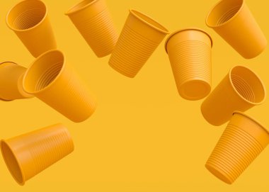 Tek renkli sarı arka planda izole edilmiş plastik tek kullanımlık parti bardağı. Meyve suyu, taze, bira için 3D servis bardağı.