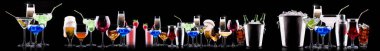 Bira, martini, soda, şampanya, siyah arka planda izole edilmiş viski gibi farklı alkollü kokteyller.
