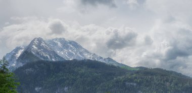 Watzmann dağın Berchtesgaden Milli Parkı, üst Bavyera Alpleri, Almanya, Avrupa Konigssee göl yakınındaki güzel manzara. Doğa kavramı arka plan güzelliği.