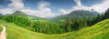 Çayır Jenner yakınındaki güzel manzarasına mount Berchtesgaden Milli Parkı, üst Bavyera Alpleri, Almanya, Avrupa. Gökyüzü kırpma yolu