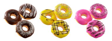 Beyaz şeffaf arka planda renkli kremalı, serpiştirilmiş ve çikolatalı çeşitli çörekler. 3D görüntüleme ve tatlı çeşitliliği