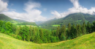 Çayır Jenner yakınındaki güzel manzarasına mount Berchtesgaden Milli Parkı, üst Bavyera Alpleri, Almanya, Avrupa. Gökyüzü kırpma yolu