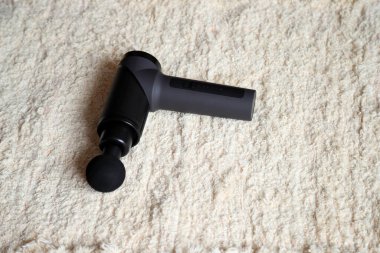 Masaj tabancası ve hortumlar, yaşam tarzını kullanarak ev