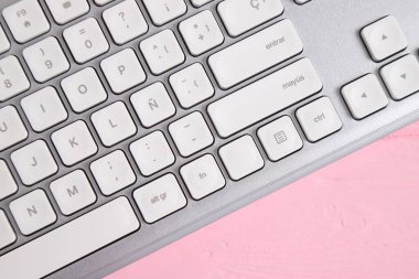 White pc keyboard in spanish, digital equipment