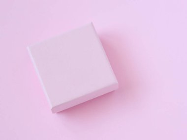 Arkaplanda mevcut pembe kutu modeli, boşluğu kopyala