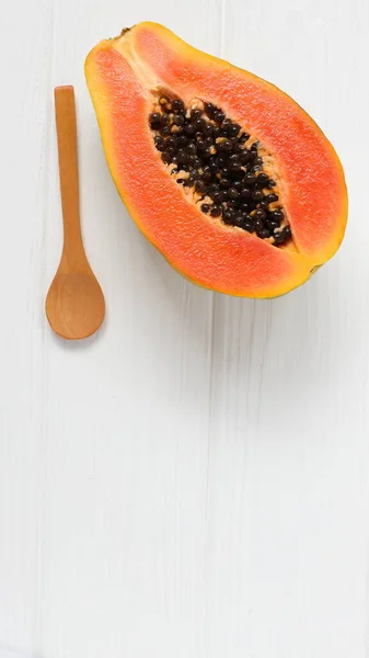 Papaya Raw Tropical Fruit Wooden Spoon White Table — Stock Photo, Image