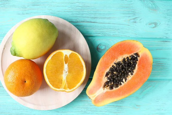 Exotic Citrus Fruits Papaya Lemon Orange Wooden Table Flat Lay — Stock Photo, Image