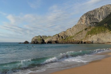 Laga plajı, Bask kır manzarası, Atlantik okyanus kıyısı, Avrupa 'da seyahat simgesi, turizm