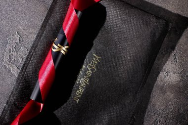 Yves Saint Laurent Sıcak TrendsLash Clash Mascara, siyah arka plan kozmetik, Vitoria, İspanya, Aralık 2023