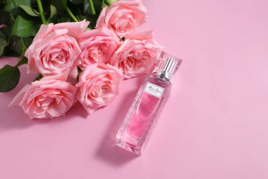 Bayan Dior Rose N 'Roses Roller parfümü, Fransız kozmetik markası, İspanya, Vitoria-Gasteiz, Haziran 2024