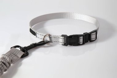 Tasmalı gri köpek tasması, yürüyüş için evcil hayvan aksesuarları