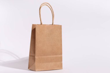 Kağıt maket eko çanta, geri dönüşümlü çanta, ekolojik alışveriş konsepti