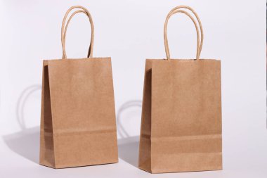 Kağıt maket eko çanta, geri dönüşümlü çanta, ekolojik alışveriş konsepti