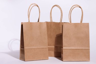 Kağıt maket eko çanta, geri dönüşümlü çanta, ekolojik alışveriş konsepti