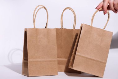 Kağıt maket eko çanta, geri dönüşümlü çanta, ekolojik alışveriş konsepti