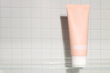 Barr Centella Sakinleştirici Jel Temizleyici Koreliler Kozmetik Markası, Vitoria, İspanya, 25 Ağustos 2025