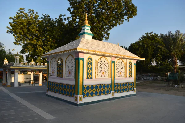 Maqbara Vid Hazrat Pir Samsuddin Bawa Dargah Hari Nagar Dholka — Stockfoto