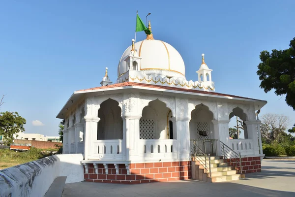 Hazrat Pir Ilyas Ahmed Khattu Bawa Dargah Mosque Widok Tyłu — Zdjęcie stockowe