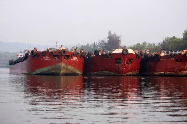 Barges Parked Mandovi River Goa — Stock Photo, Image
