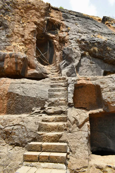 Vertikale Ansicht Der Fassade Der Nähe Von Höhle Vihara Zeigt — Stockfoto